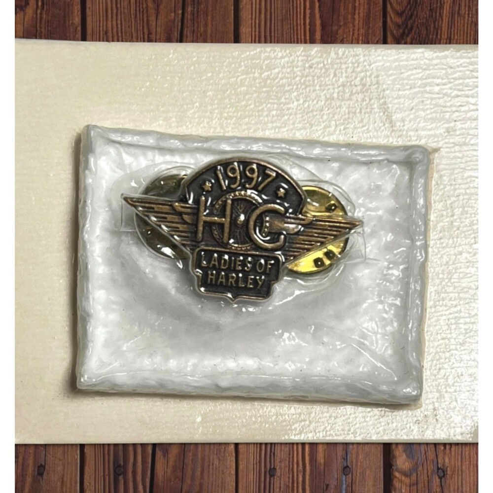 Ladies of Harley Davidson Vest Pin Vintage 1997 Owners Group HOG Lapel Wings